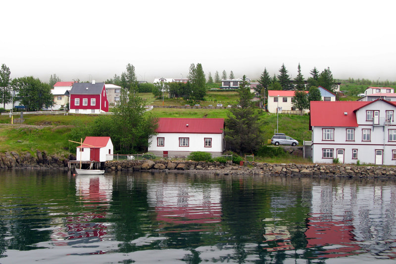 The little French village Fáskrúðsfjörður.